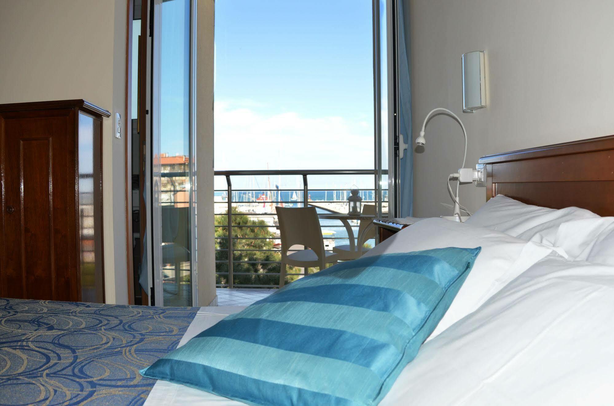 Hotel Franca Milano Marittima Exterior photo